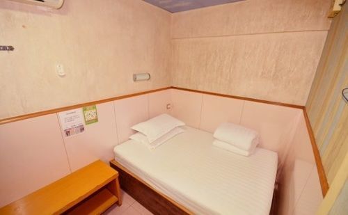 Wing Wah Hostel Цзюлун Экстерьер фото