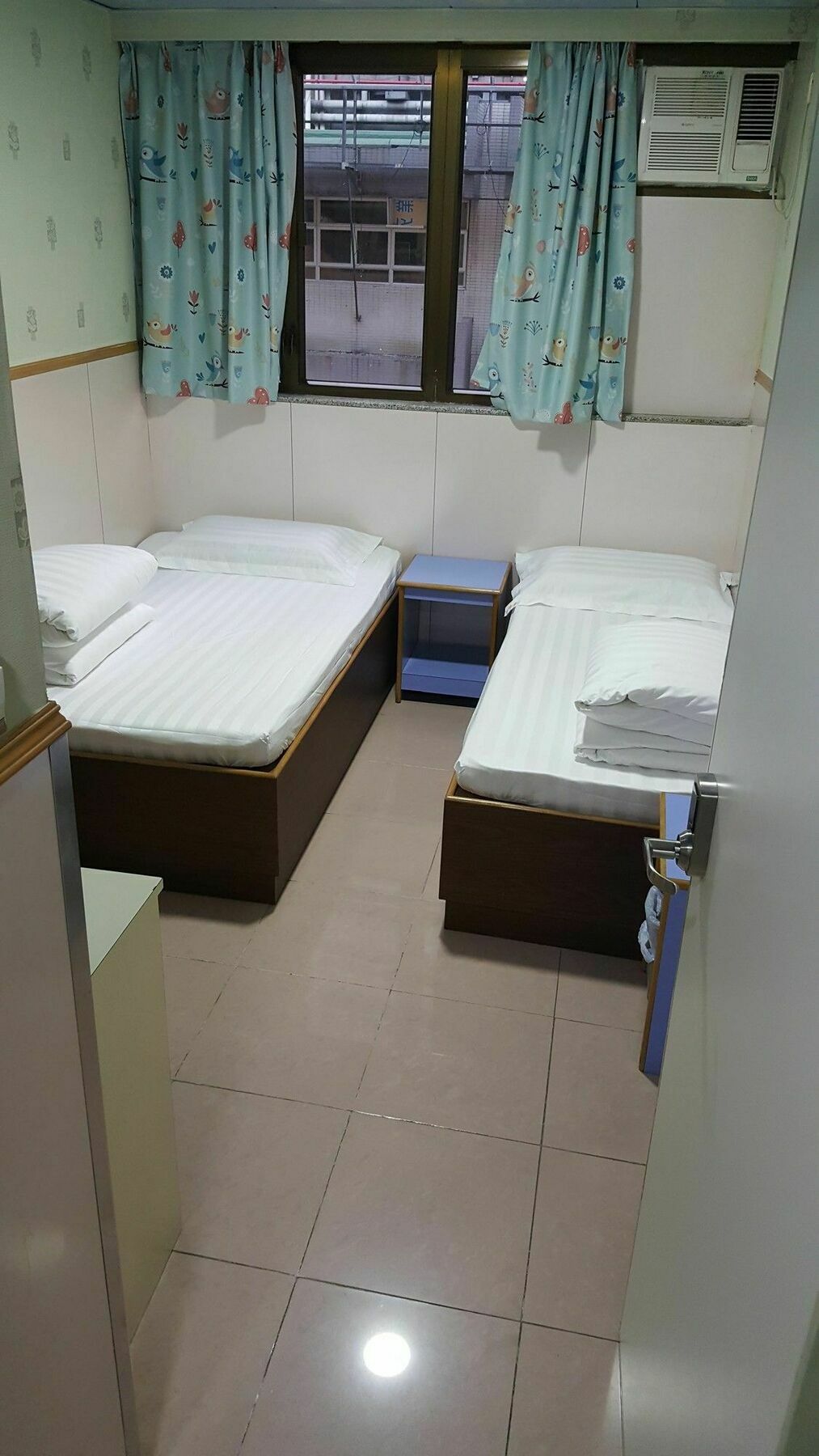 Wing Wah Hostel Цзюлун Экстерьер фото