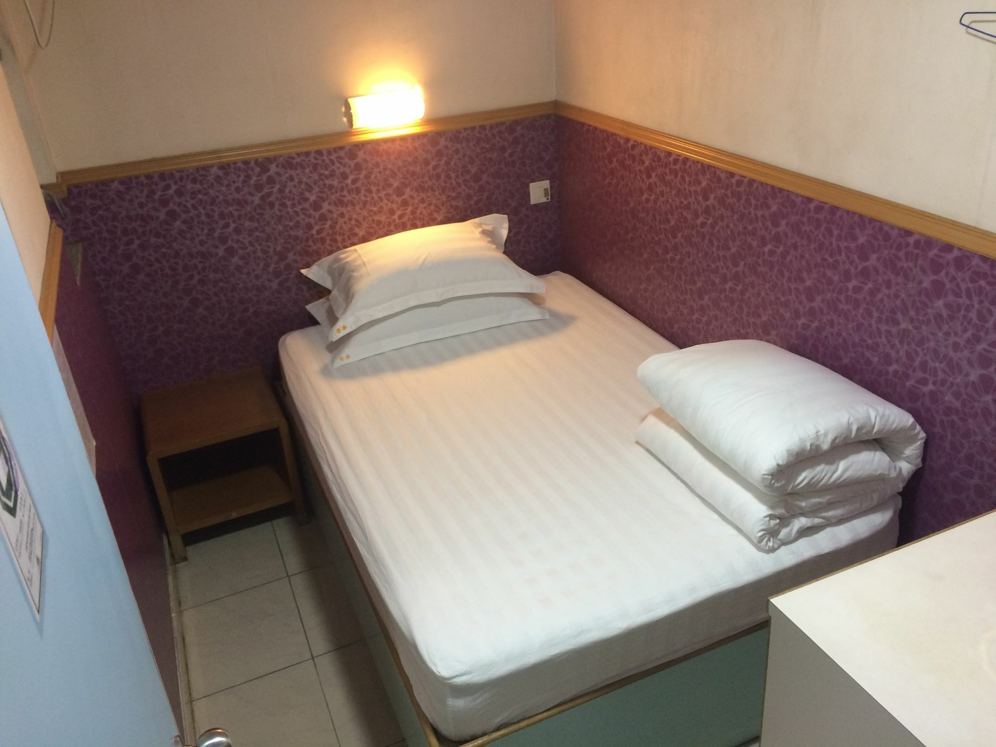 Wing Wah Hostel Цзюлун Экстерьер фото
